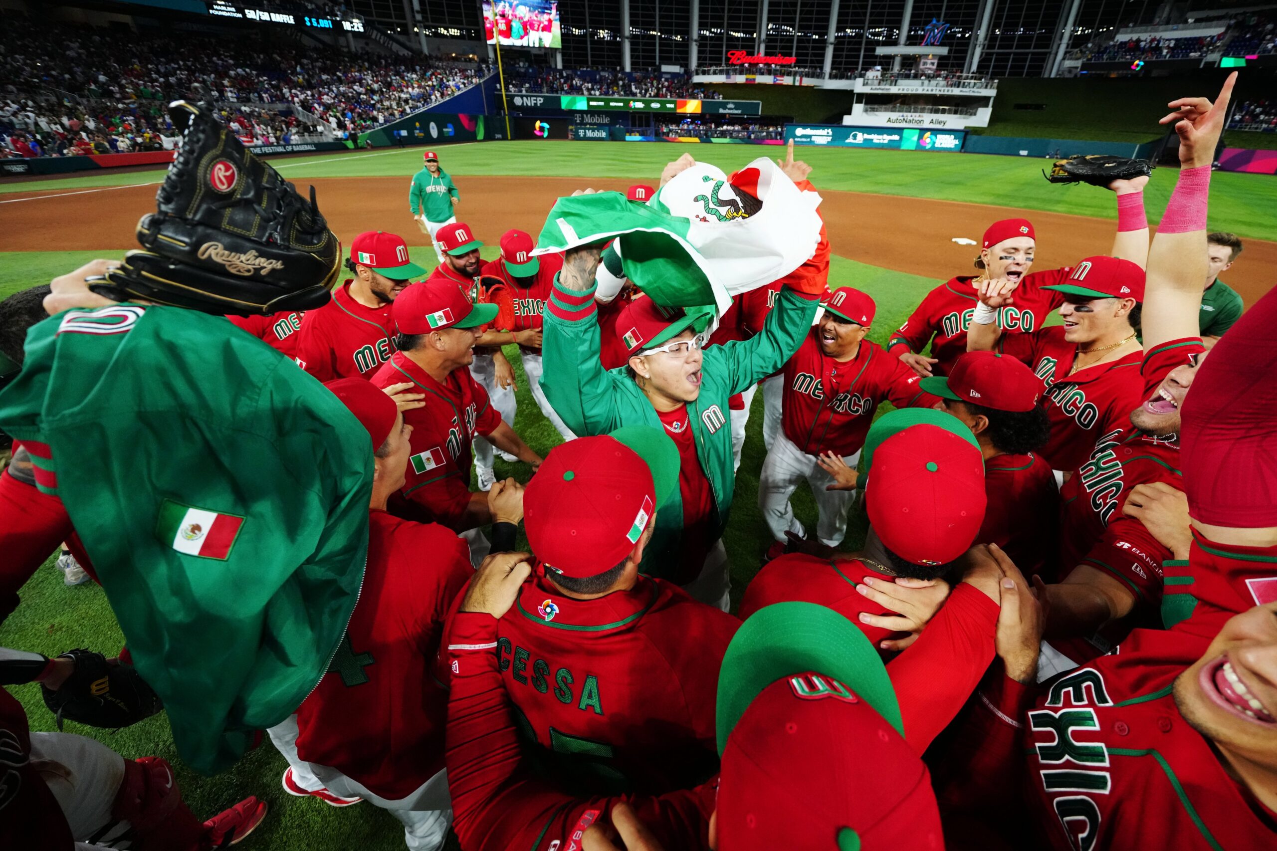 BUSCA HOY MÉXICO SEGUIR HACIENDO HISTORIA EN EL CLÁSICO MUNDIAL