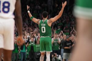 BOSTON FINALISTA EN EL ESTE, JAYSON TATUM TIENE GRAN ACTUACIÓN