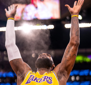 LAKERS ELIMINA AL CAMPEÓN Y ENFRENTARÁ A NUGGETS