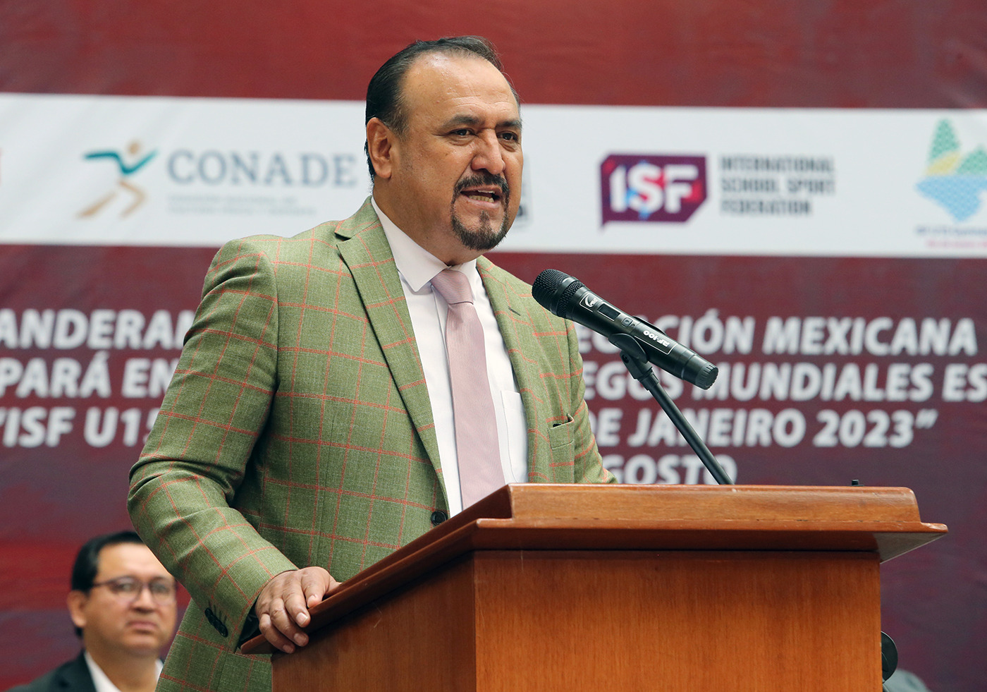 DELEGACIÓN MEXICANA ES ABANDERADA 