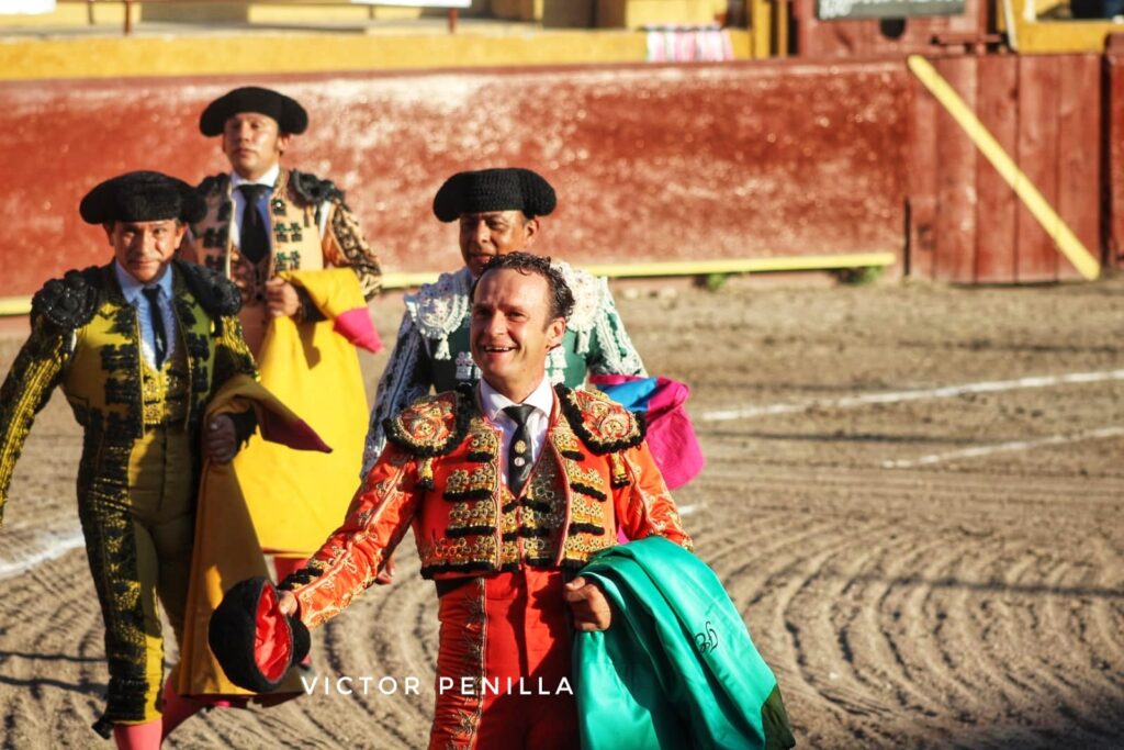 FERRERA Y GUTIÉRREZ A HOMBROS EN CADEREYTA