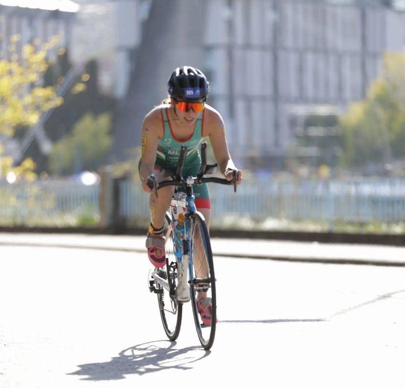 KENIA VILLALOBOS GANA PLATA