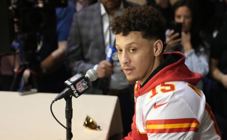 MAHOMES RENUEVA CONTRATO HISTÓRICO 