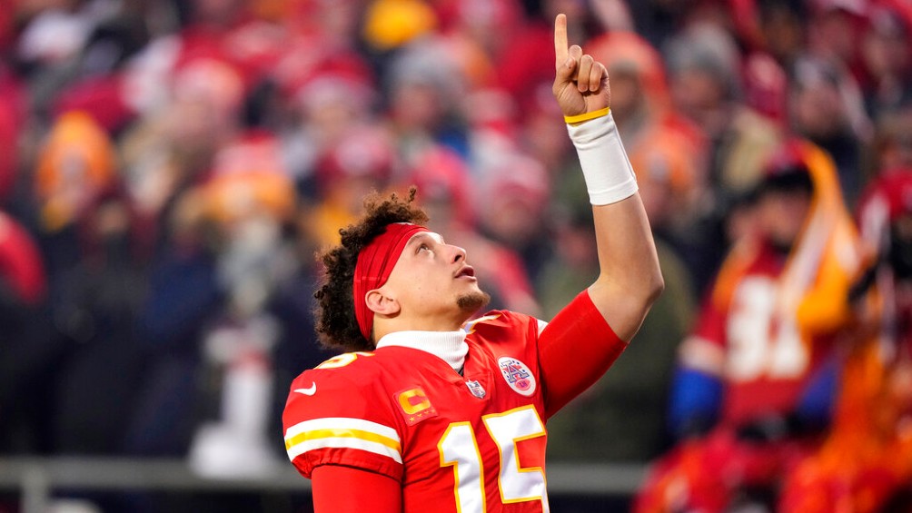 MAHOMES RENUEVA CONTRATO HISTÓRICO 