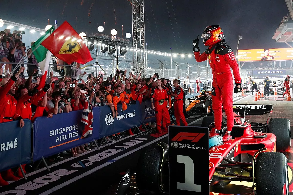 CARLOS SAINZ GANA GP DE SINGAPUR Titansports