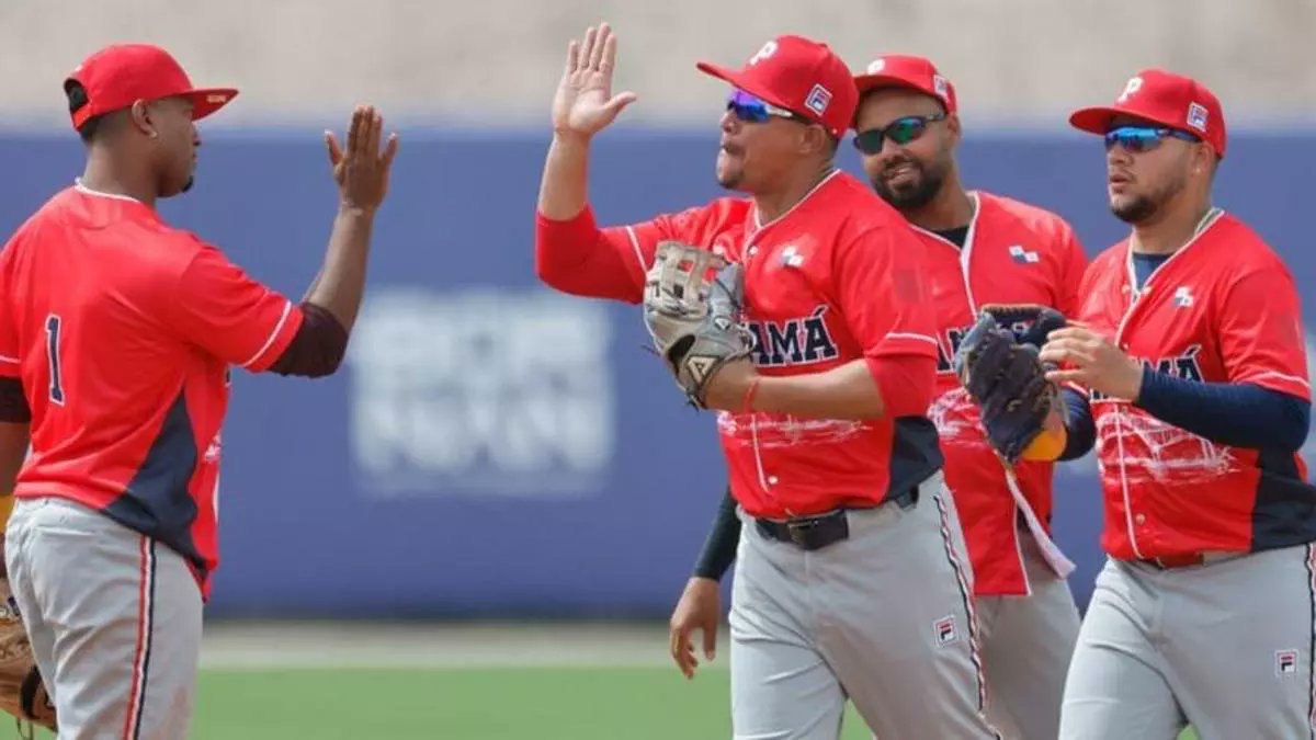 MÉXICO CAE ANTE PANAMÁ