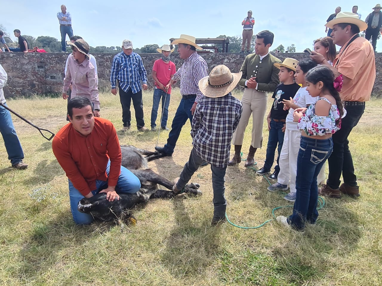 FRANCISCO MARTINEZ CONVIVE CON AFICIONADOS