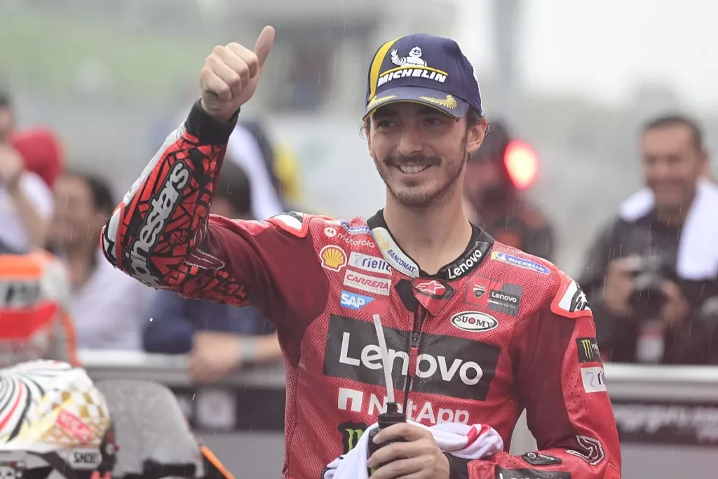 BAGNAIA RECUPERA EL LIDERATO