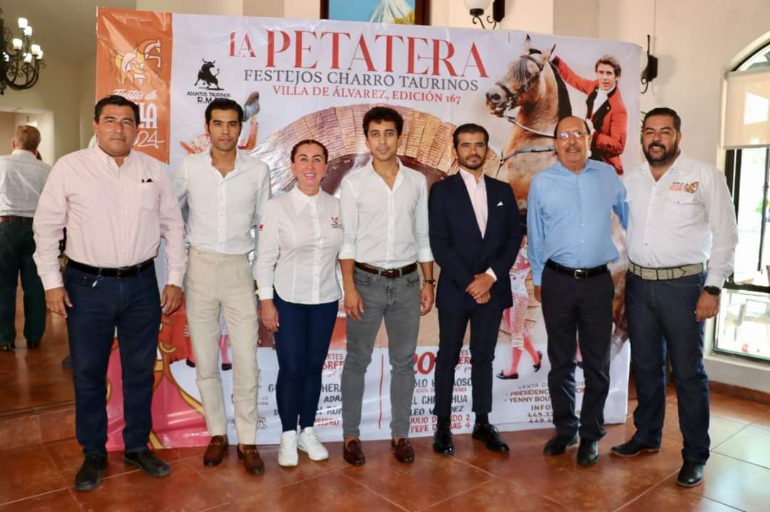 PRESENTAN CARTELES PARA LA PETATERA