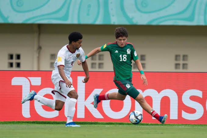 MÉXICO EMPATA 2-2 CON VENEZUELA