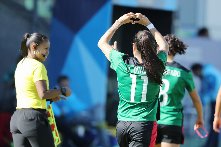 ORO EN FUTBOL FEMENIL