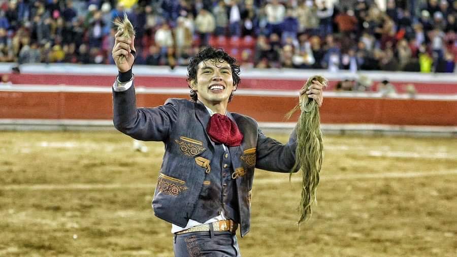 ISAAC FONSECA GANA LA OREJA