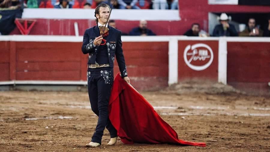 ISAAC FONSECA GANA LA OREJA