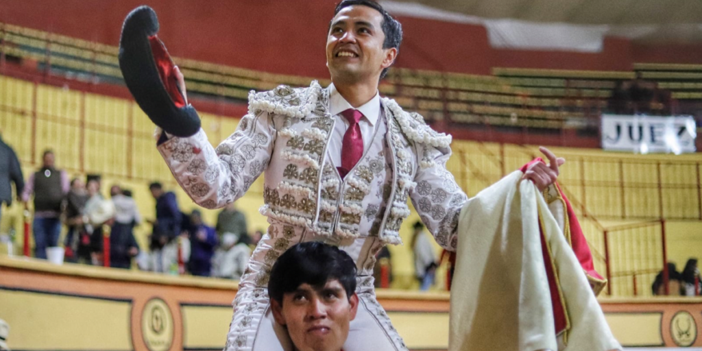 MACÍAS A HOMBROS EN HUAMANTLA