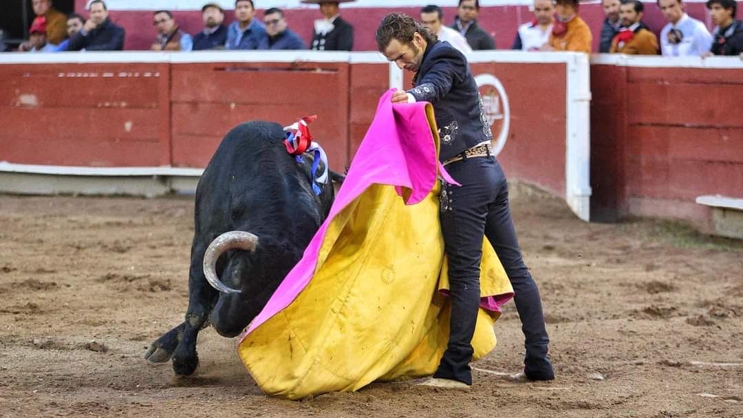 ISAAC FONSECA GANA LA OREJA