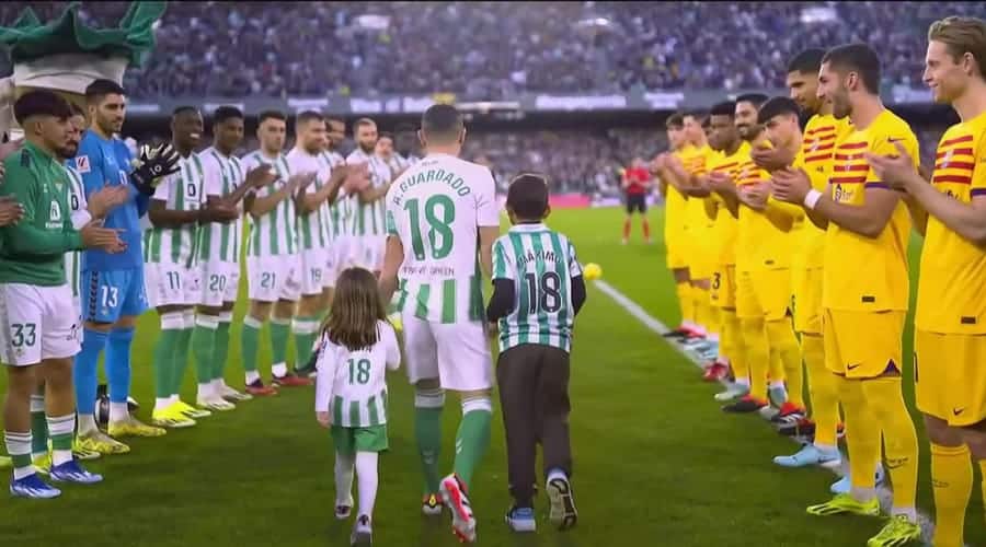 ANDRÉS GUARDADO ATERRIZÓ HOY EN MÉXICO