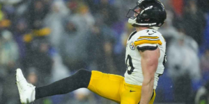 ¡ALARMAS EN  PITTSBURGH! SIGUEN VIVOS, PERO TJ WATT SUFRE LESIÓN 