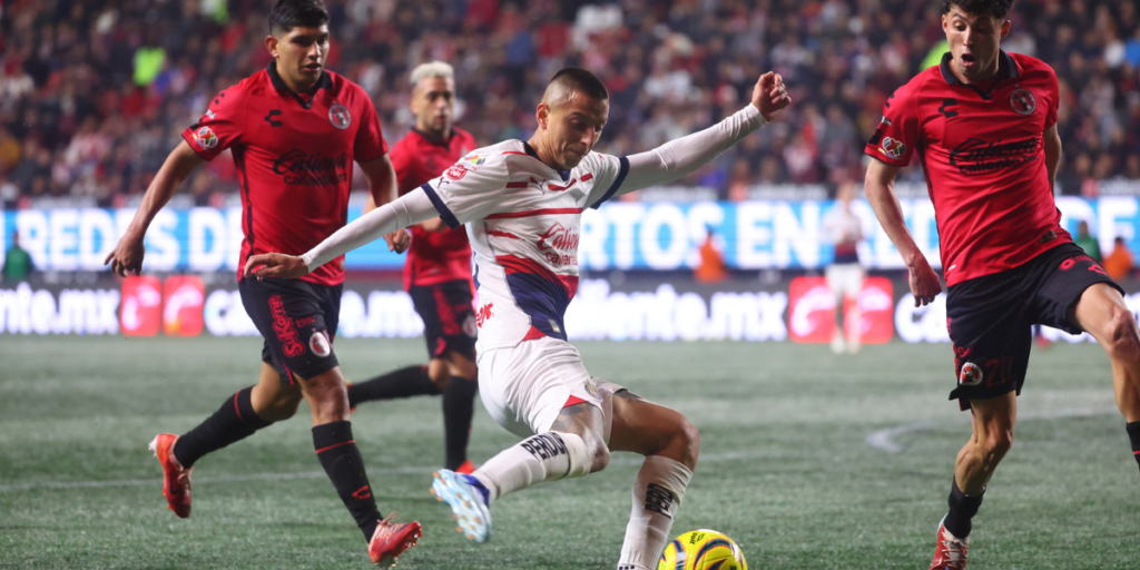 CHIVAS AÚN NO CONOCE LA VICTORIA, RESCATAN EMPATE CONTRA XOLOS