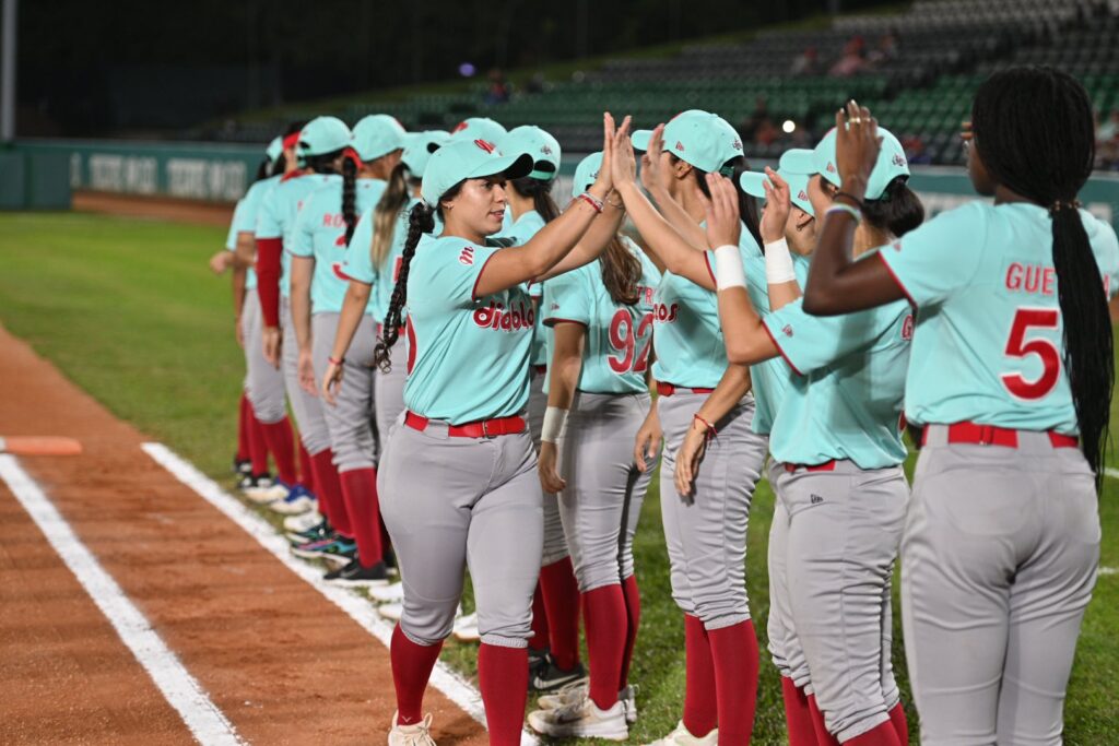 EL PRIMER PITCHEO QUE HACE HISTORIA, COMIENZA LA LIGA MEXICANA DE SOFTBOL