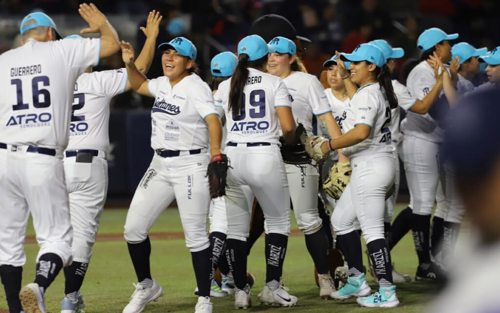 EL PRIMER PITCHEO QUE HACE HISTORIA, COMIENZA LA LIGA MEXICANA DE SOFTBOL