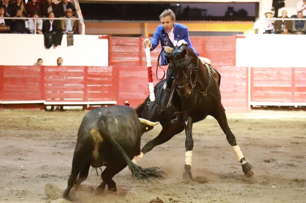 TARDE DE PREMIOS EN ZITÁCUARO, MICHOACÁN 