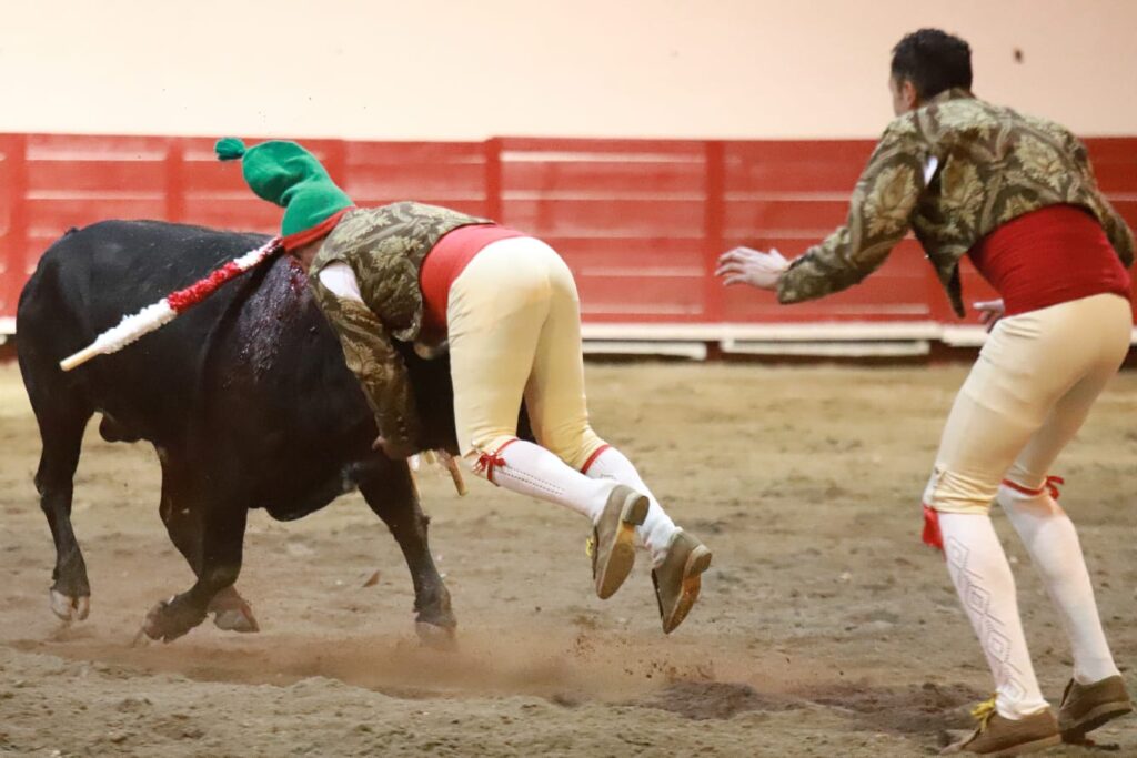 TARDE DE PREMIOS EN ZITÁCUARO, MICHOACÁN 