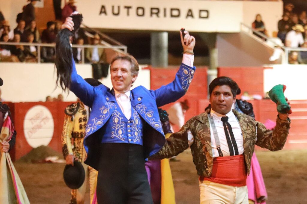 TARDE DE PREMIOS EN ZITÁCUARO, MICHOACÁN 