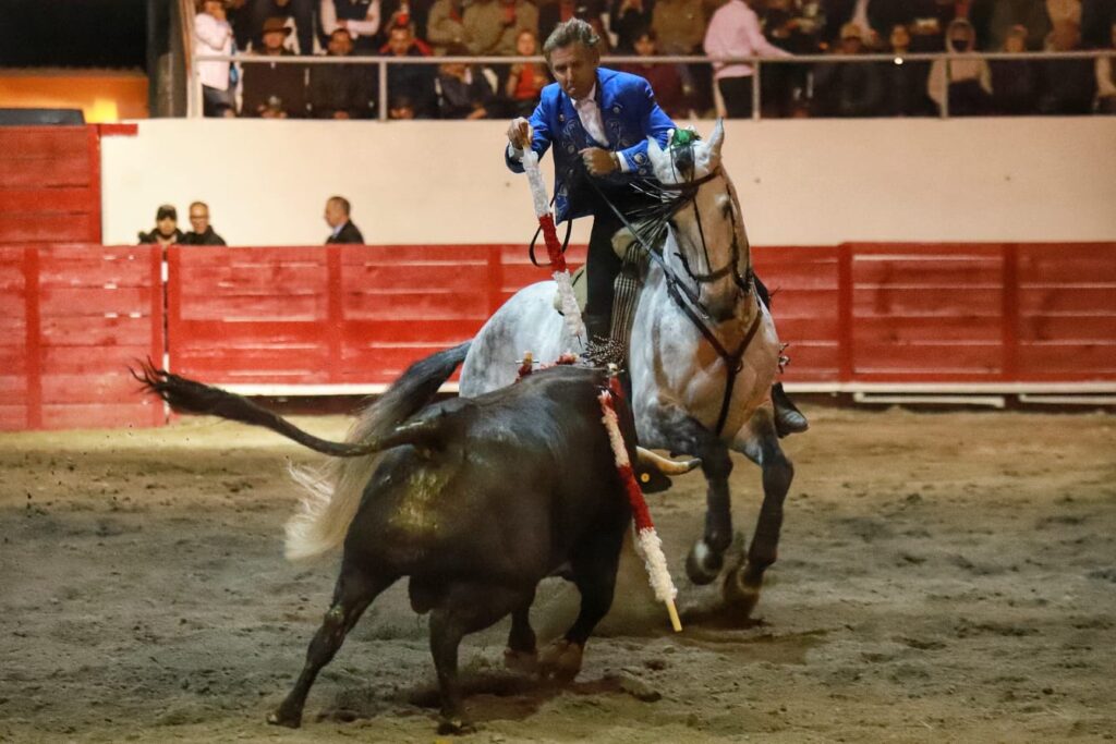 TARDE DE PREMIOS EN ZITÁCUARO, MICHOACÁN 