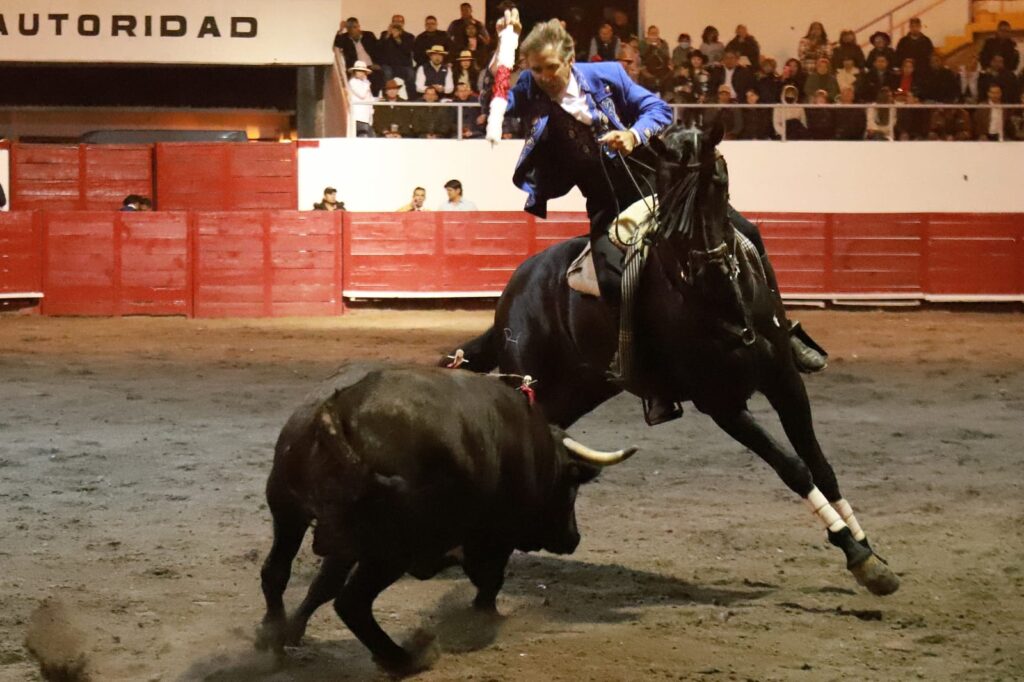 TARDE DE PREMIOS EN ZITÁCUARO, MICHOACÁN 