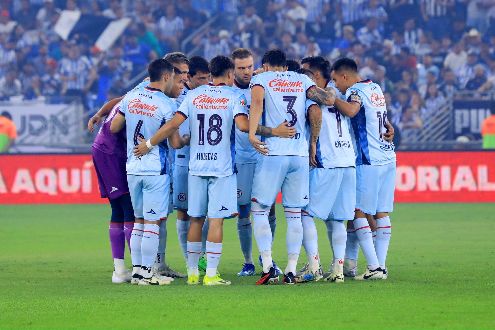 CRUZ AZUL VENCIÓ A RAYADOS