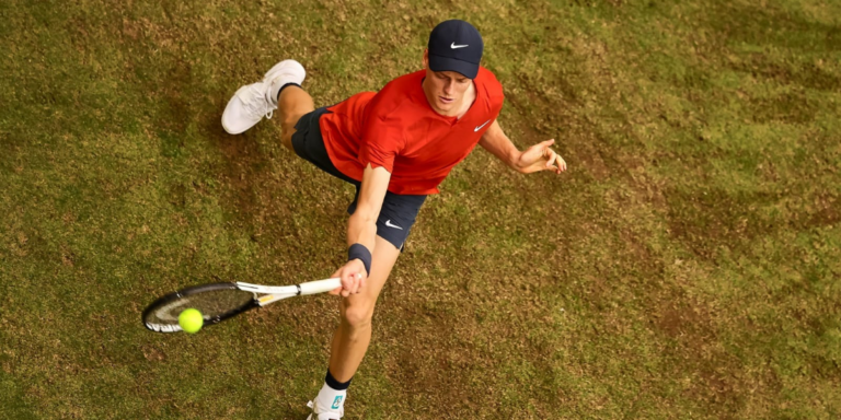 JANNIK SINNER ESTRENÓ EL NÚMERO UNO CON VICTORIA EN EL ATP 500 DE HALLE