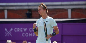 SORPRESA EN EL QUEEN’S CLUB, SEBASTIAN KORDA ELIMINÓ AL TERCER MEJOR RANKEADO DEL TORNEO