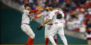 MEDIAS ROJAS SE IMPONEN A YANKEES EN EL SEGUNDO JUEGO DE LA SERIE