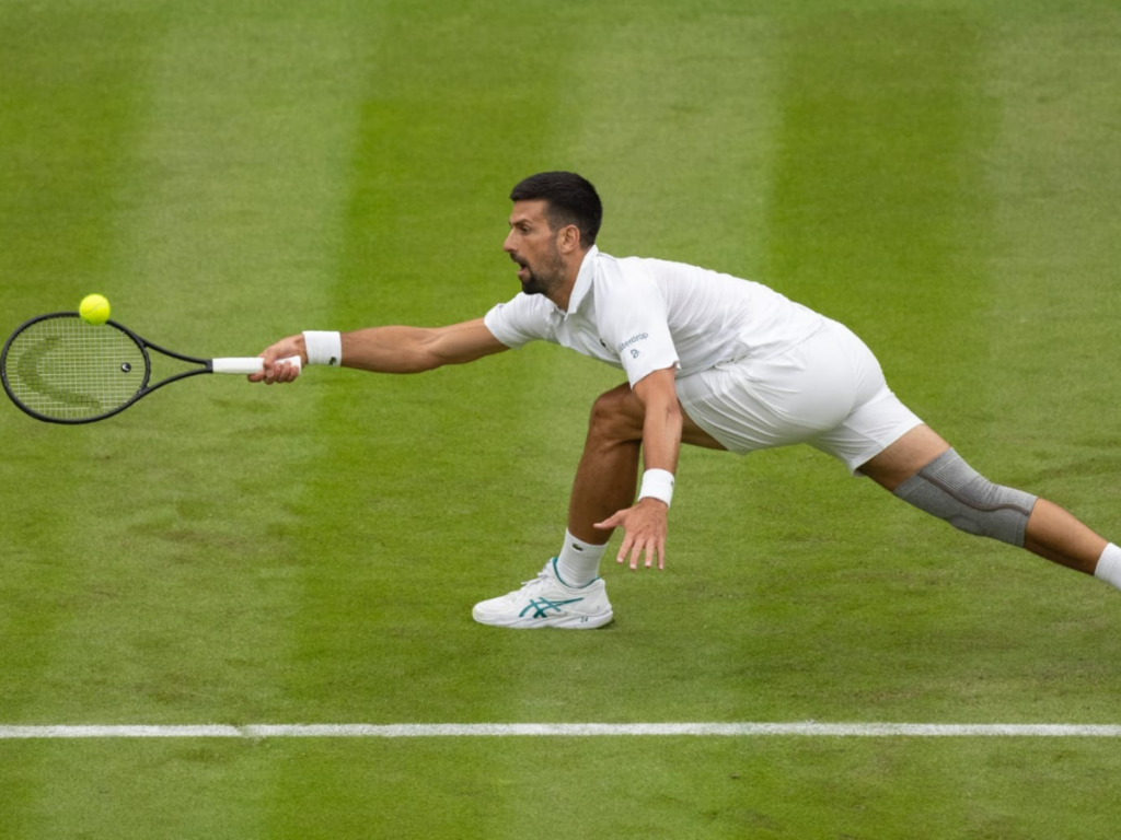 Novak Djokovic debutó con victoria en Wimbledon