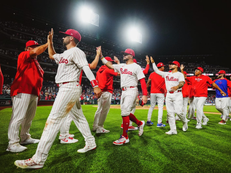 En el juego dos, los Phillies volvieron a vencer a los Dodgers