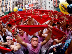 EL PAÑUELO ROJO  EN LAS FIESTAS DE SAN FERMÍN