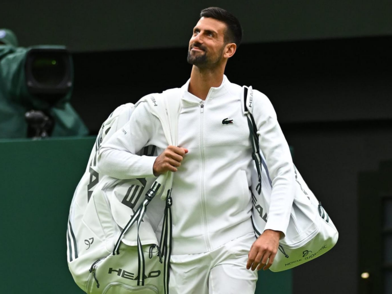 Sin jugar, Djokovic pasó a las semifinales de Wimbledon