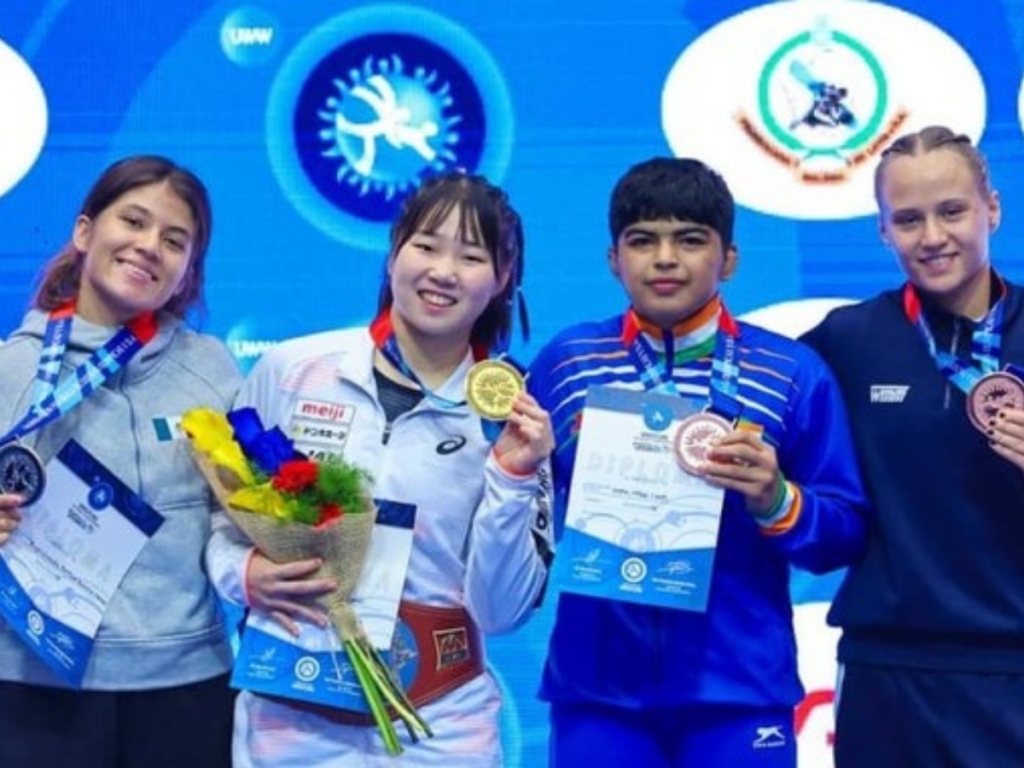 Daniela Rojas y Melanie Jiménez subieron al podio en Mundial de Luchas Asociadas sub 20