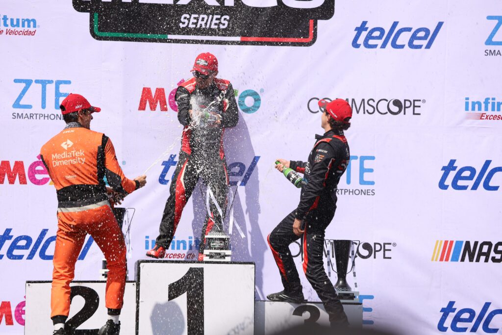 XAVIER RAZO CAMPEÓN DE LA TEMPORADA REGULAR DE NASCAR MÉXICO SERIES
