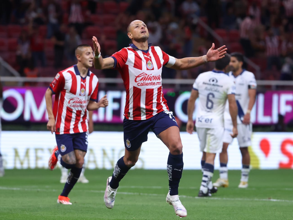 Chicharito Hernández chivas