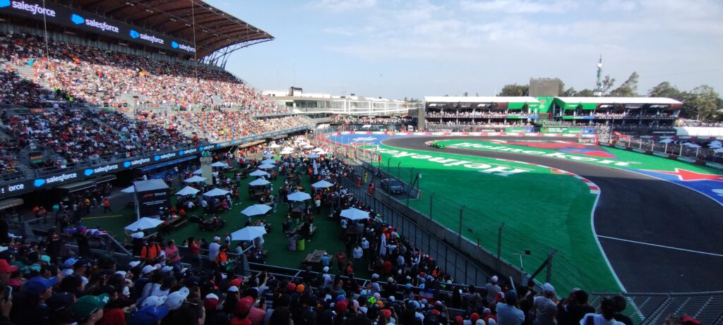 Ferrari al frente de la Práctica Libre 2 en el GP de México