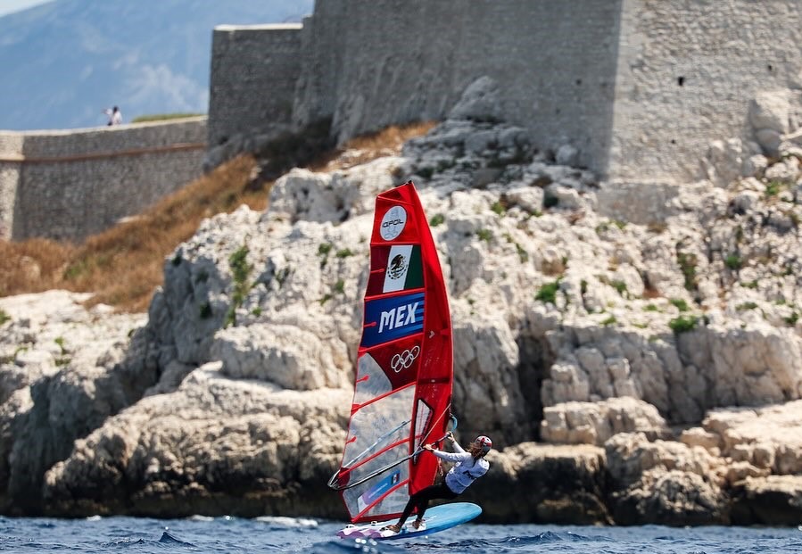 Mariana Aguilar vuelve al windsurf en la Copa del Mundo en Japón, tras su debut olímpico en París 2024, enfocada en mejorar para Los Ángeles 2028.