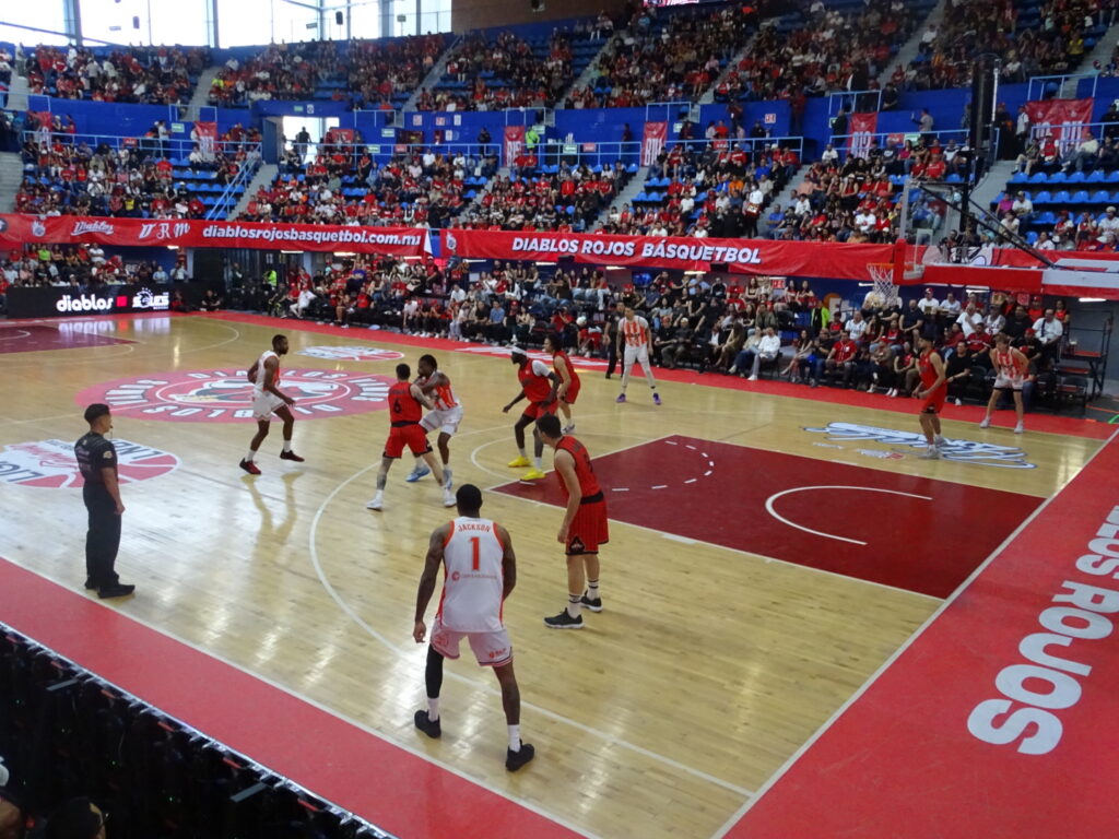 Diablos Rojos del México celebrando su campeonato de zona en LNBP