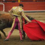 Joaquín Galdós lidiando en la tarde de despedida de Enrique Ponce