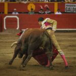 Joaquín Galdós lidiando en la tarde de despedida de Enrique Ponce