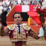 Joaquín Galdós lidiando en la tarde de despedida de Enrique Ponce