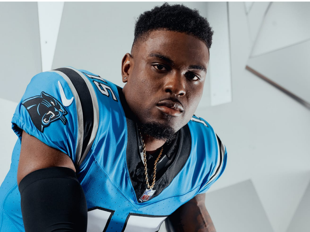 ¡Oficial! Los Cowboys adquirieron al receptor Jonathan Mingo proveniente de los Panthers