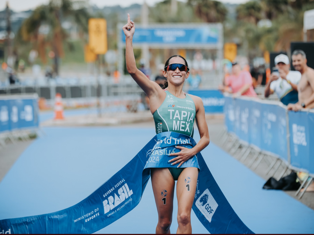 Rosa Tapia brilló con oro en la Copa Mundial de Triatlón en Brasil