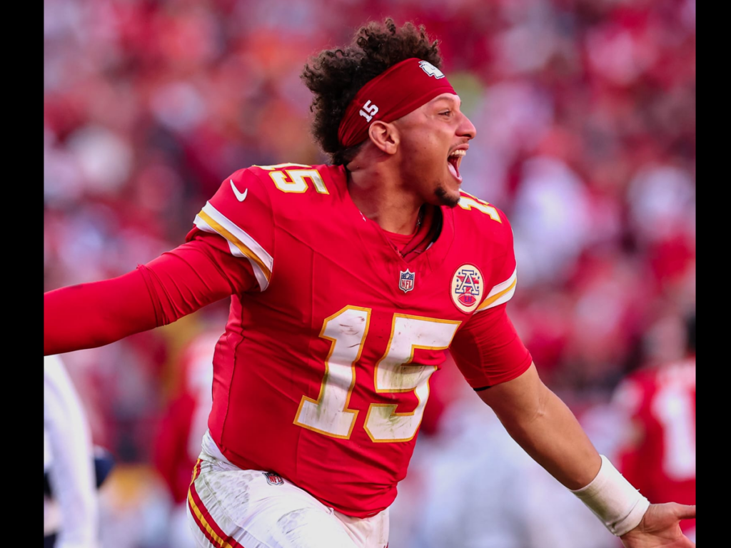 Por un gol de campo bloqueado, los Chiefs se mantienen invictos