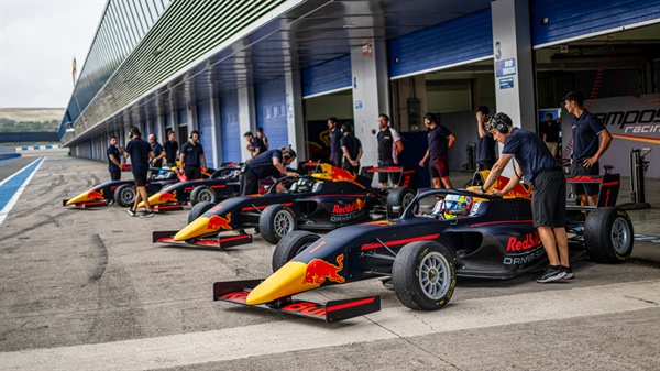 RED BULL JUNIOR TEAM: THE CHAMPION FACTORY BETTING ON A MEXICAN DRIVER FOR 2025 🚀🇲🇽